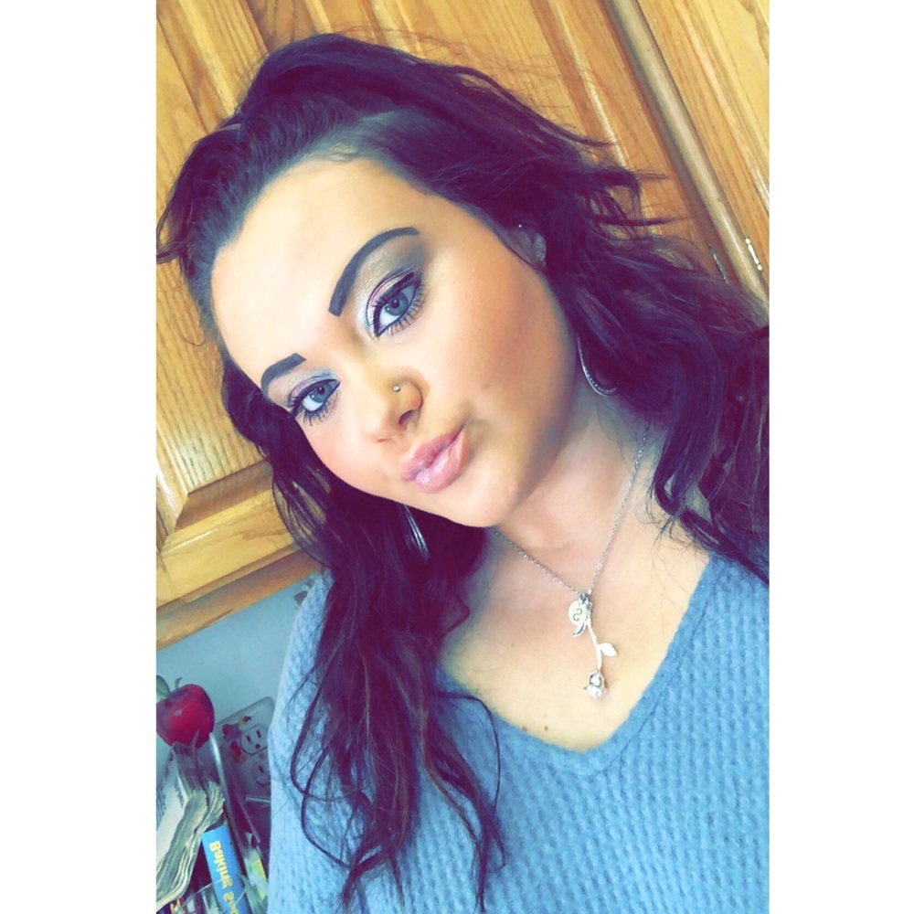 Meet your Posher, Sierra